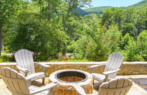Hot Tub & Views! Comfy Asheville Vacation Rental! - Foto 1