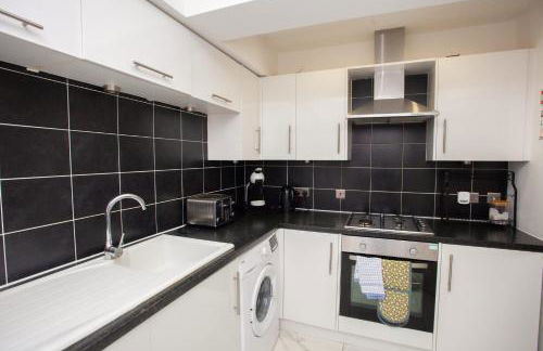Beautiful 2 Bed Flat with a Private Terrace - Foto 6