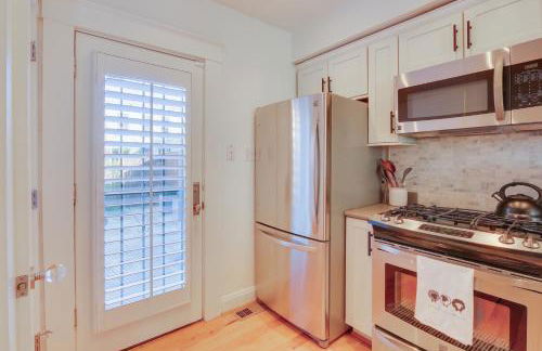 2 Mi to National Mall Stunning Townhome with Patio! - Foto 9