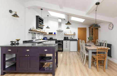 Sidlesham Hideaway Logburner & Garden - Photo 6