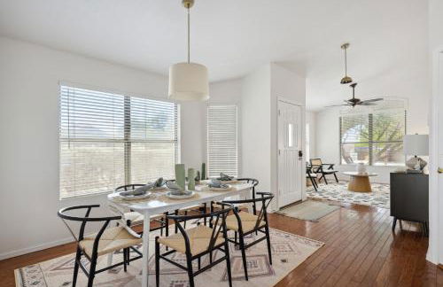 Chic Desert Retreat - Lush Spa Pool - Mini Golf - Foto 43