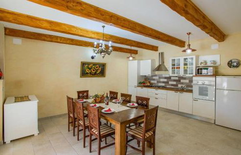 4 Bedroom Lovely Home In Garica - Photo 4