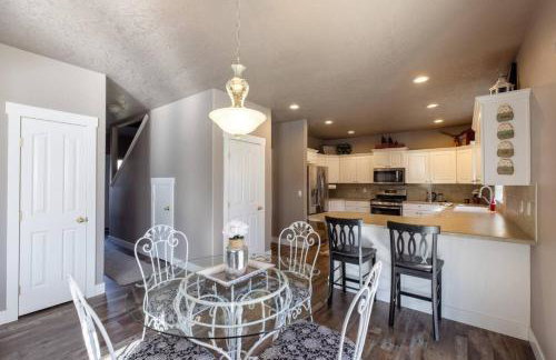 Prime Location The Village Green Room Desk - Foto 6