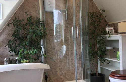 The Lodge - Photo 24