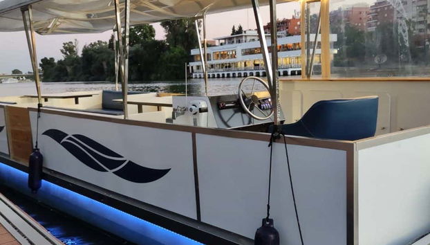 Barco del paseo privado