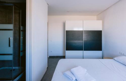 Villa Torres 10 minute walk from Playa den Bossa - Photo 32