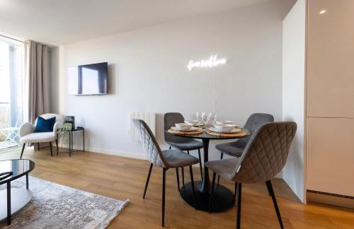 1BR - Stunning 5th-Flr Views - Sleeps 4 - Parking - Foto 9