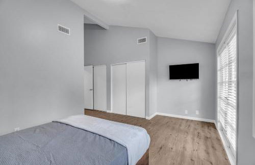 Sunny Simi Valley Valley 4BR 3BR LTR Modern Home Dedicated Work Place High Speed internet - Foto 19