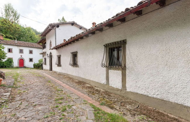 Idyllic Retreat in Tuscany - Photo 28