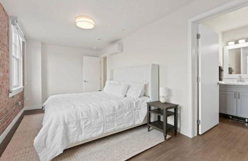 King Beds J and K on Main Luxury Apartment 406 - Foto 11