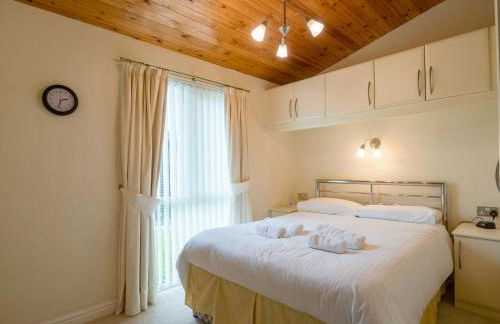 Finest Retreats - Whitsand Bay Lodge - Photo 20