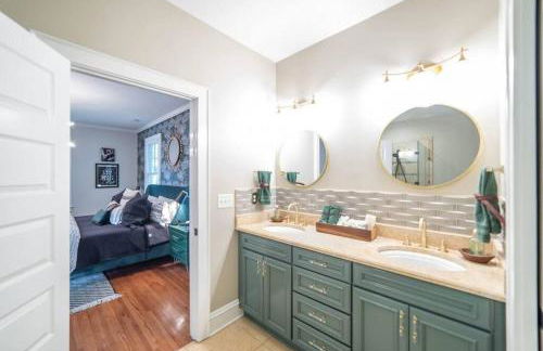 Elizabeth Bungalow, Fenced Yard, Fireplaces, Grill - Foto 10