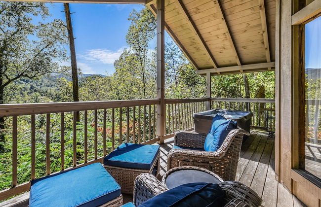 Cliff Haven 1 Bedroom Cabin by RedAwning - Photo 16