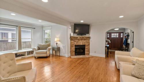 Single Story Fully Fenced Pet Friendly Bungalow in the Arts District - Foto 2