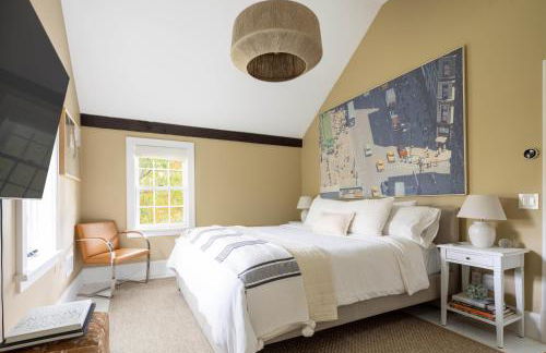 Bridgehaven Estate by Rove Travel - Luxe Home with Pool - Photo 25