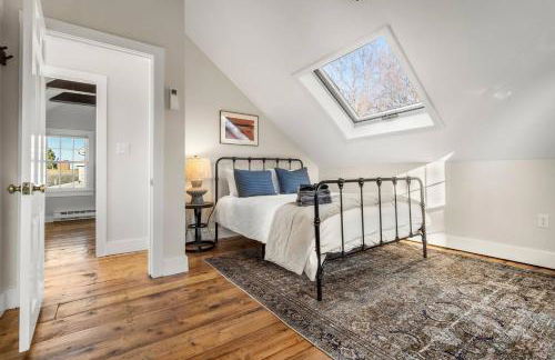 2BR Home|Downtown Rockport w/parking|Walk 2 Ocean - Foto 2