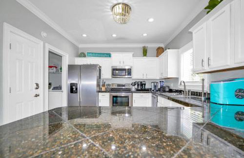 Two Homes, Private Pool, Game Room & Steps to the Beach - Foto 25