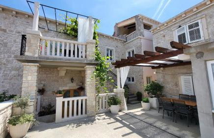 Stone House Apartments Didini Dvori Lumbarda - Foto 1