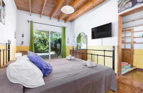 Home2Book Quiet Villa with Private Pool - Photo 3