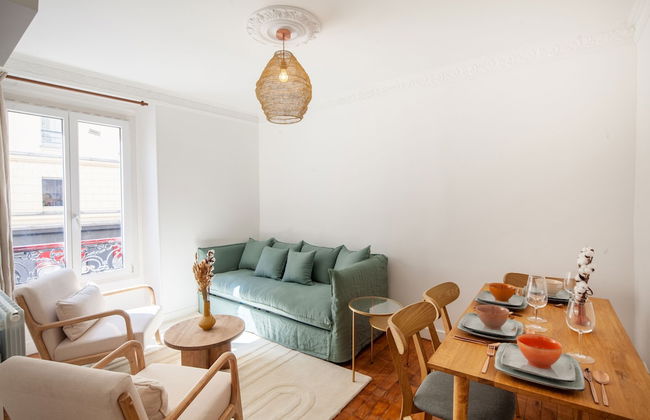 Eiffel Tower Rue Cler - Photo 17