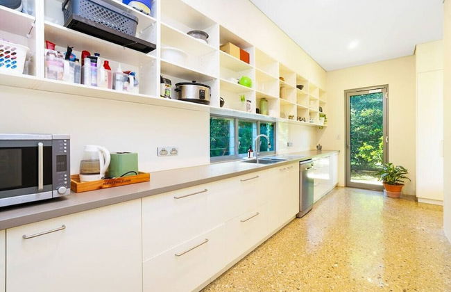 ZENLUX - 5BR Holiday Home with Pool - Foto 8