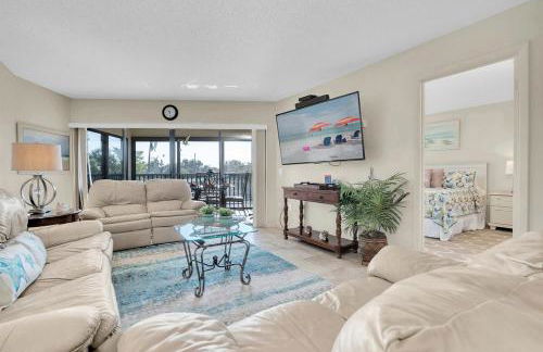 Sun Plaza by Coastal Chic Vacations - Private Beach Access with Pool and Tennis - Photo 37