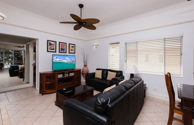 Villa Beach Palm Cove - Photo 26