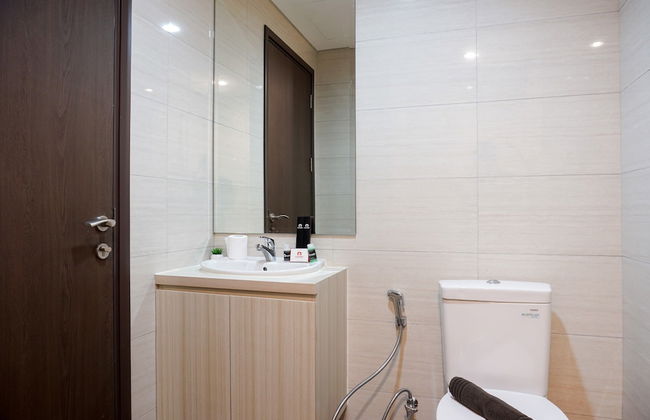 Comfy Studio Ciputra International Apartment - Photo 15
