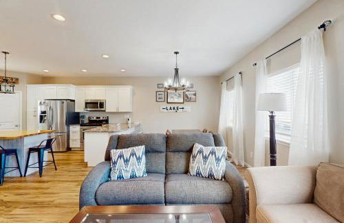 Fun on the Cove! Home with Dock and Foosball - Foto 7