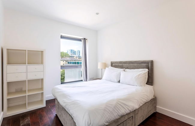 RAI - Modern Tower Hill Penthouse - Photo 13