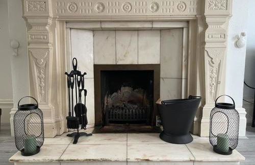 Spacious Flat! Sleeps 7, Pet Friendly and Parking - Photo 35