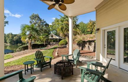 Lakefront 6bdr, Priv Dock, Game Room, Firepit Jake's Lake House by Avantstay - Foto 128