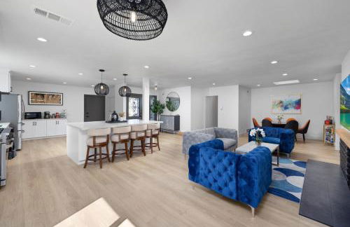 NEW Lux 5BR Villa Near Disney, Knotts, LA, OC with Hot Tub & Games - Photo 37