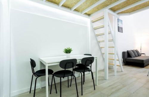 Loft reformado en Marques de Vadillo con patio privado - Photo 10