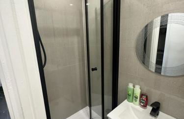 Modern flat in Egham by Royal Holloway University Royal Ascot and Windsor near Heathrow Airport - Foto 5