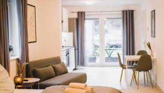 HUGOS Studio Apartment - Photo 2