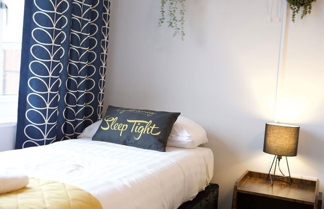 The Sailing Club - 6 Bedroom Hot Tub Town Centre - Photo 38