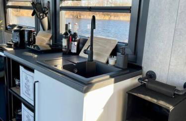 Unique Water Stay Tiny Hausboot für 2 Personen - Foto 13