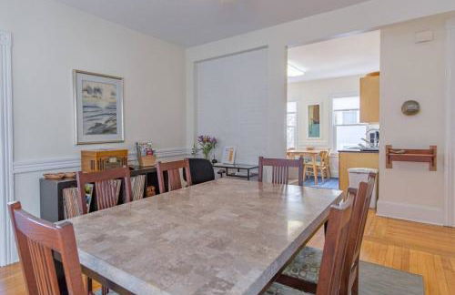 Peaceful Oasis on Munjoy Hill 2nd flr 3BR parking - Foto 22