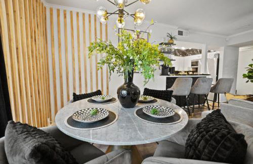 Luxe and Modern Dallas Condo 2 Mi to Highland Park! - Foto 7