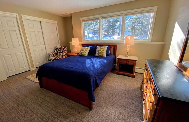 A1 Luxury Bretton Woods Ski-in Ski-out Townhome Next to Beginner ski Area Fast Wifi Keyless Entry - Photo 45