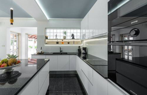 Villa Ragusea With a Private Beach - Photo 44