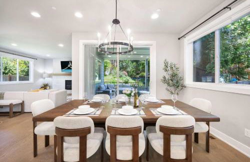 Modern Kirkland 4BR Family Oasis Kids Paradise - Photo 26