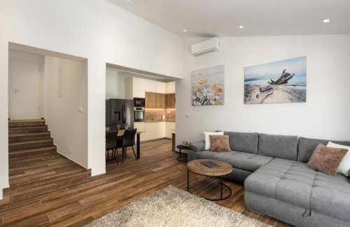 Villa Mala Smišna Poolside Paradise by the Sea - Photo 20