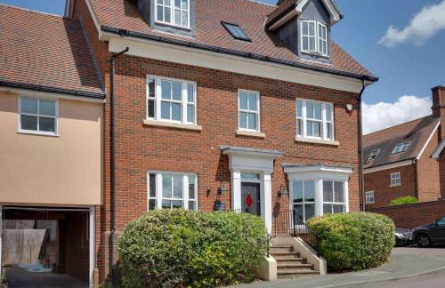 Elizabeth II Five Bedroom Spacious Home - Foto 54