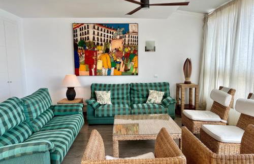 Ático dúplex 3 dormitorios con acceso directo al paseo marítimo de playa La Fossa - Foto 2