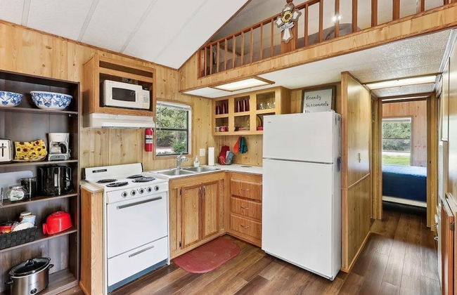 Cabin 9 ~ Toronto Lake: Fishing, Swimming & More! 1 Bedroom Cabin by RedAwning - Photo 8