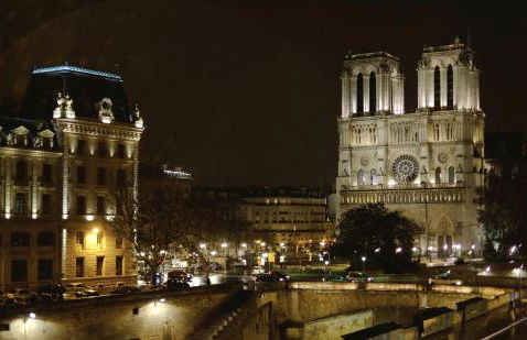 Two Bedroom Luxury Apartment - Balcony with View of Notre Dame - Foto 57