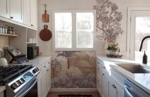 Charming Family Home Sleeps 8 near DC, Historic Old Town VA, & National Harbor - Foto 25