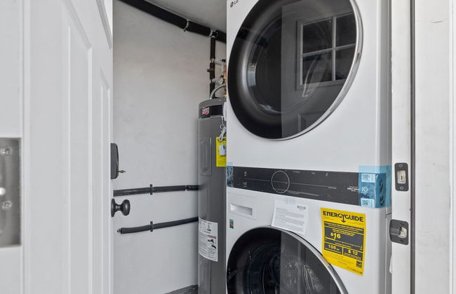 Modern Condo Perfect For Winter Rental - Photo 11